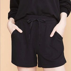 Lou and Grey Signature Soft Plush Shorts | Black M